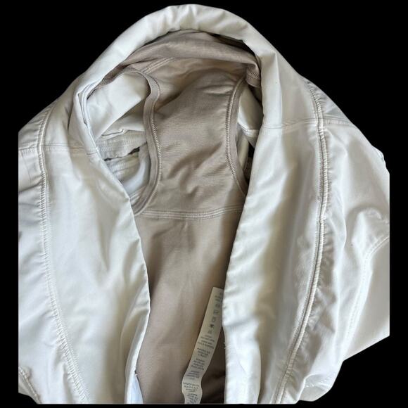 Excellent Condition Lululemon Time To Sweat Short 3" White Size 8 - Picture 4 of 8